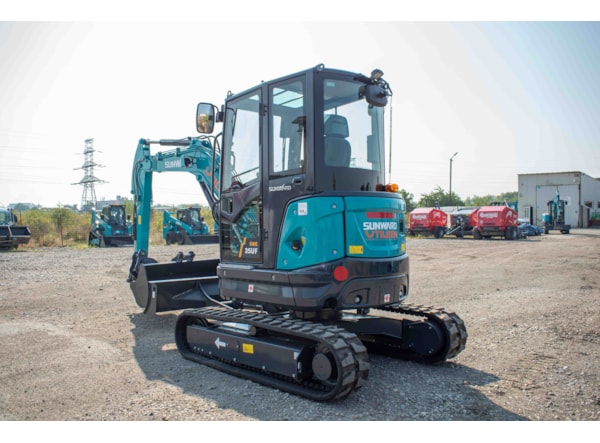 Miniexcavator SUNWARD SWE 35 UF de vanzare